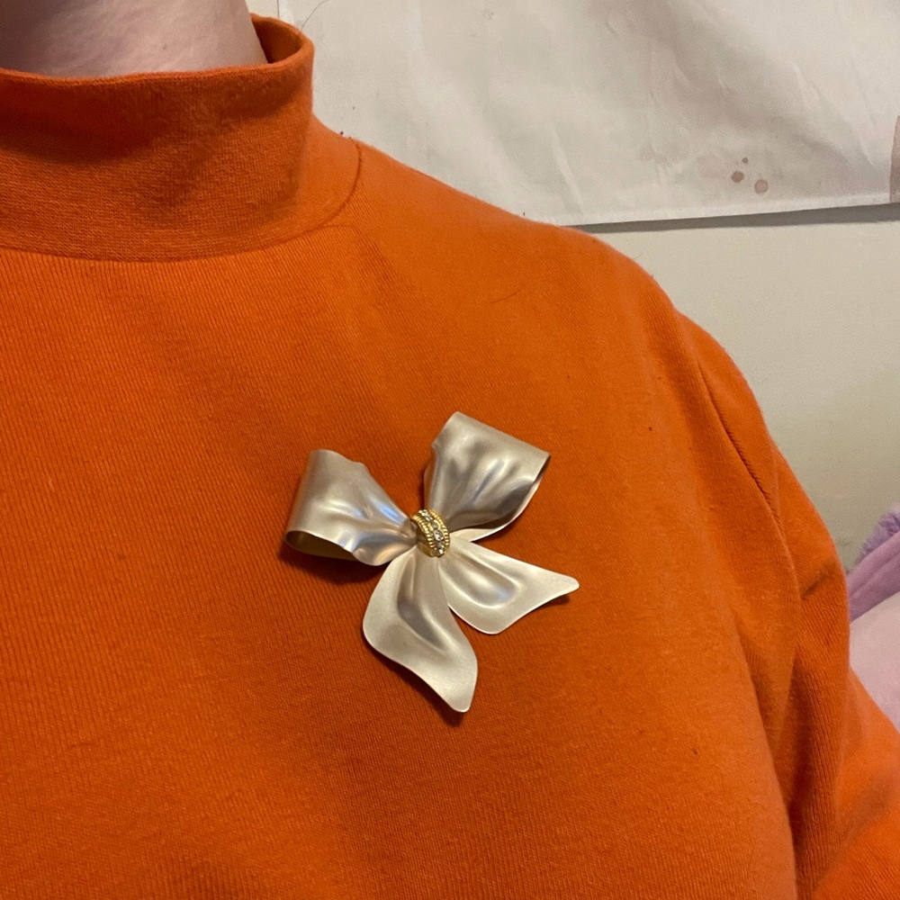 🎀Vintage Bow Brooch🎀 - Picture 3 of 3